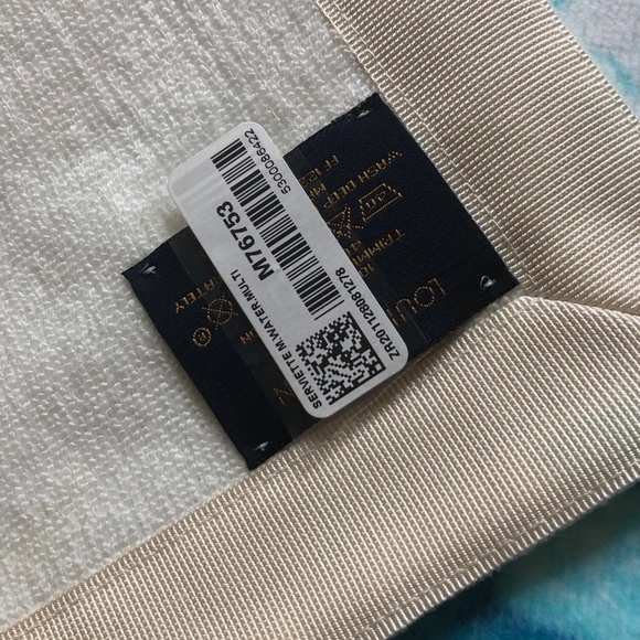 Louis Vuitton SS 2021 Watercolor Beach Towel - Picture 6 of 6